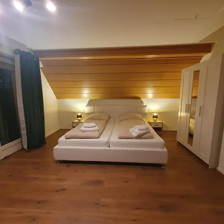 Gemuetliches Mit Franzoesischem Doppelbett An Der Universitaetsklinik Privat bolig