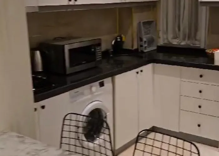 Gemuetliches Mit Franzoesischem Doppelbett An Der Universitaetsklinik * Mainz